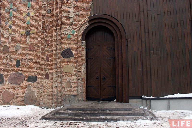 В Коложе закончился ремонт стены. Начинается подготовка к ремонту внутри В Коложе закончился ремонт стены. Начинается подготовка к ремонту внутри