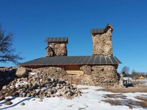 "Помещения в подвале Княжеской башни разваливались быстро". Посмотрите на башню Кревского замка до и после консервации "Помещения в подвале Княжеской башни разваливались быстро". Посмотрите на башню Кревского замка до и после консервации