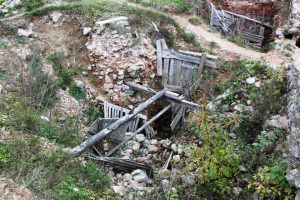 "Помещения в подвале Княжеской башни разваливались быстро". Посмотрите на башню Кревского замка до и после консервации "Помещения в подвале Княжеской башни разваливались быстро". Посмотрите на башню Кревского замка до и после консервации