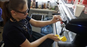 Бариста в инвалидной коляске? Легко! В Лиде прошел первый выпуск школы инклюзивного бариста