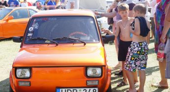 SunDay 2018: Гродненцы хвалили машины, соревновались в конкурсах и делали селфи (фото)