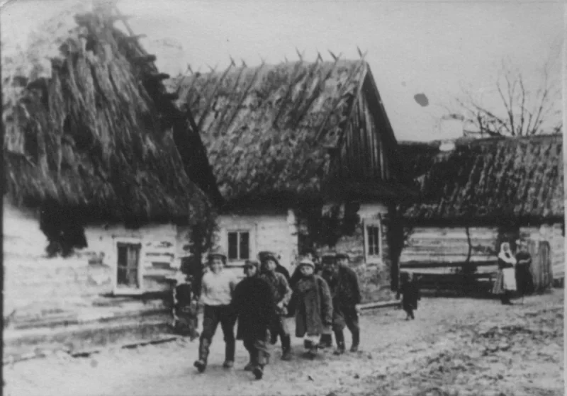 Западнобелорусская деревня, Деревня в Западной Беларуси, 1940 г.