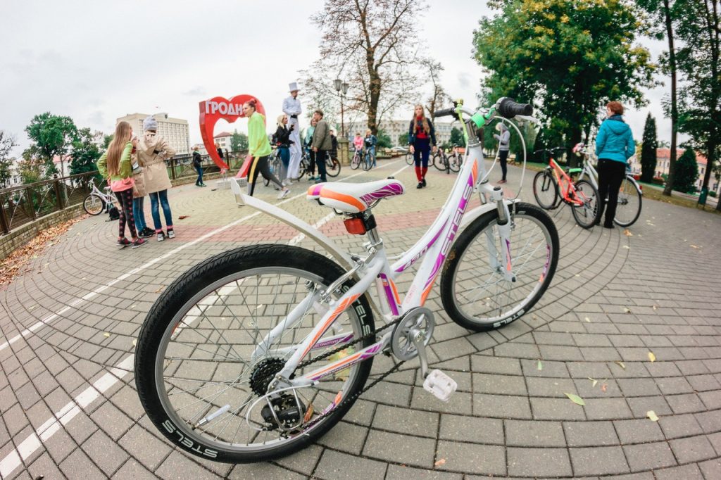 «Велосипед - это красиво». «Леди на велосипеде» проехались по Гродно