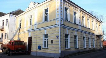 Реституция или милосердие властей? Как решился вопрос со зданием Софийского братства на Замковой