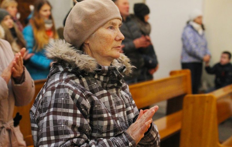 Костел, где верующие учат ксендза. Как в Гродно 20 лет проходит месса для глухонемых