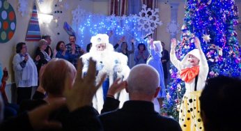 «Захотелось остаться» Литовские туристы отпраздновали Старый Новый год вместе с гродненцами в театре кукол