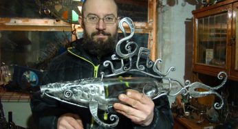 Железное искусство. Гродненский кузнец делает рыб из лопат