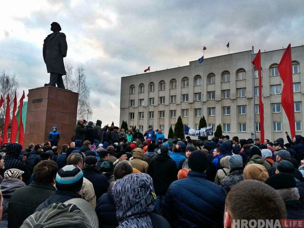 Смотрите, как два года назад гродненцы вышли на акцию протеста против декрета №3