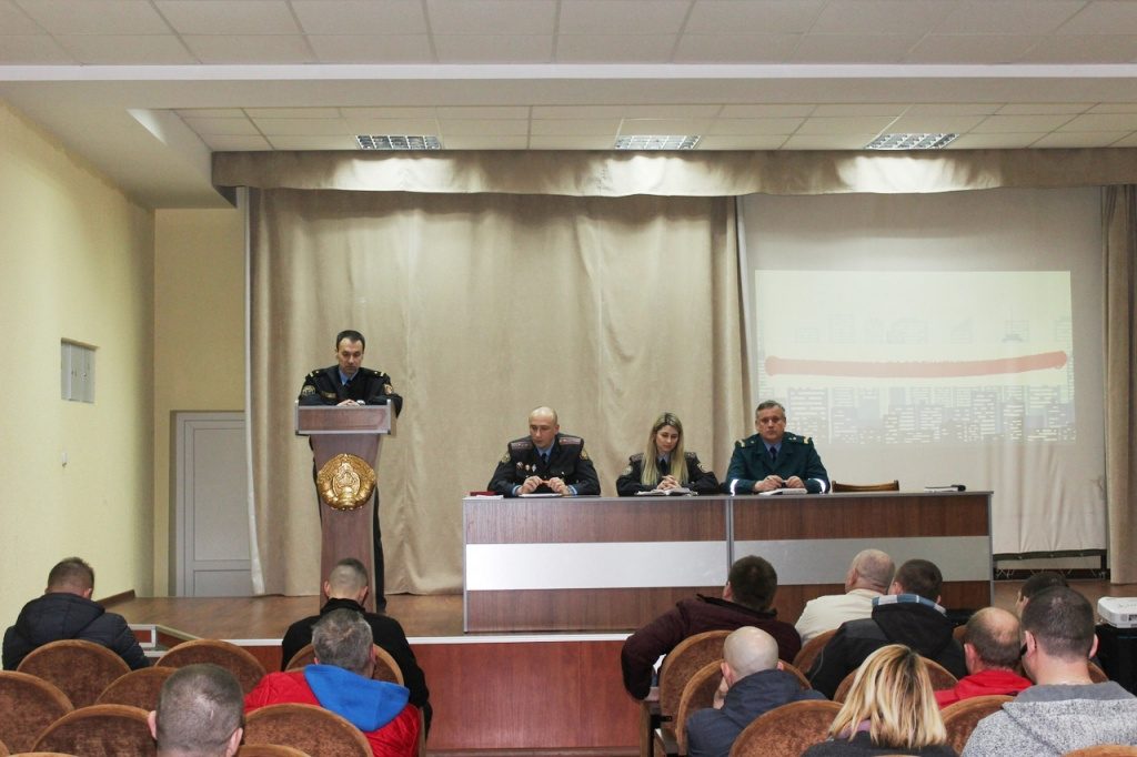 После всплеска аварийности в ГАИ прошла встреча с водителями такси После всплеска аварийности в ГАИ прошла встреча с водителями такси