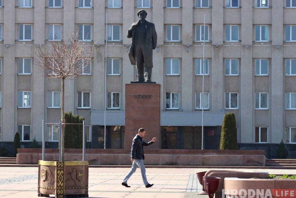 Чтобы люди смотрели не только на камень: площадь Ленина планируют озеленить  Чтобы люди смотрели не только на камень: площадь Ленина планируют озеленить