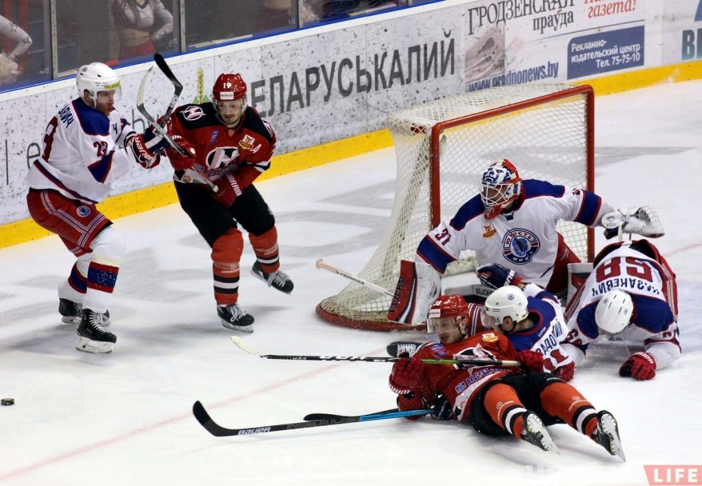 Моментов много, голов нет: "Неман" снова проиграл "Юности"