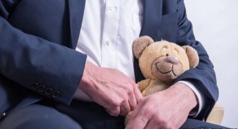 41-летнего белоруса задержали за изнасилование дочерей. Мать девочек помогала снимать порноролики