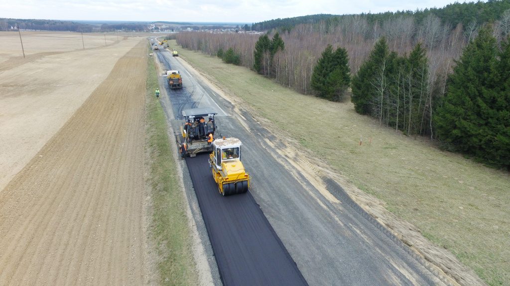 22 километра трассы, велодорожки и освещение. Как делают новую дорогу на Августовский канал?