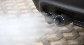 Лидчанин проколол 23 шины, чтобы спастись от выхлопных газов