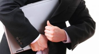 Студент-иностранец одолжил у земляка ноутбук и сдал его в ломбард