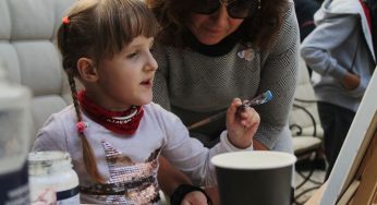 Импрессионизм в Гродно. Как художники, дипломаты и дети из хосписа вместе писали картины