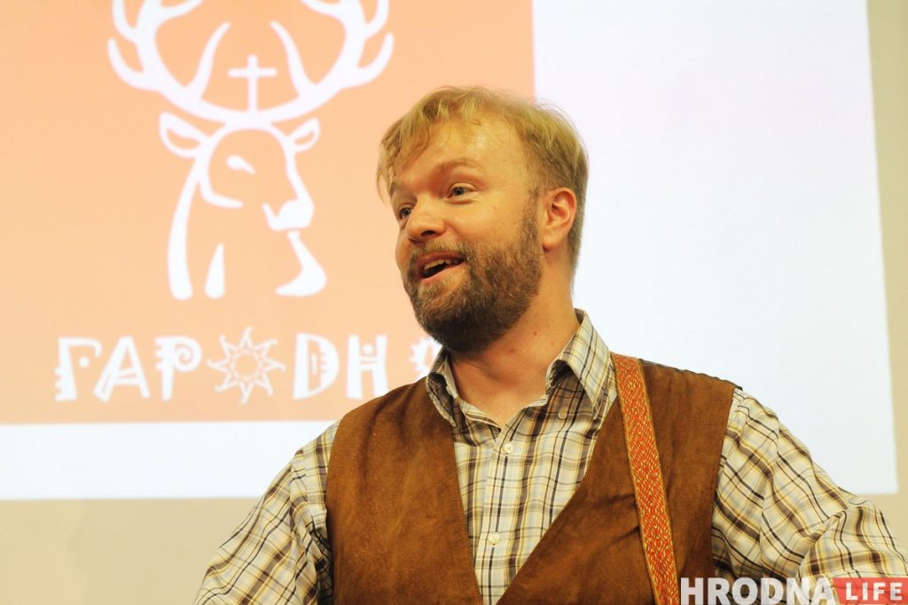На "Мова Нанова" в Гродно выступил Александр Чумаков с рок-н-ролльными гуслями