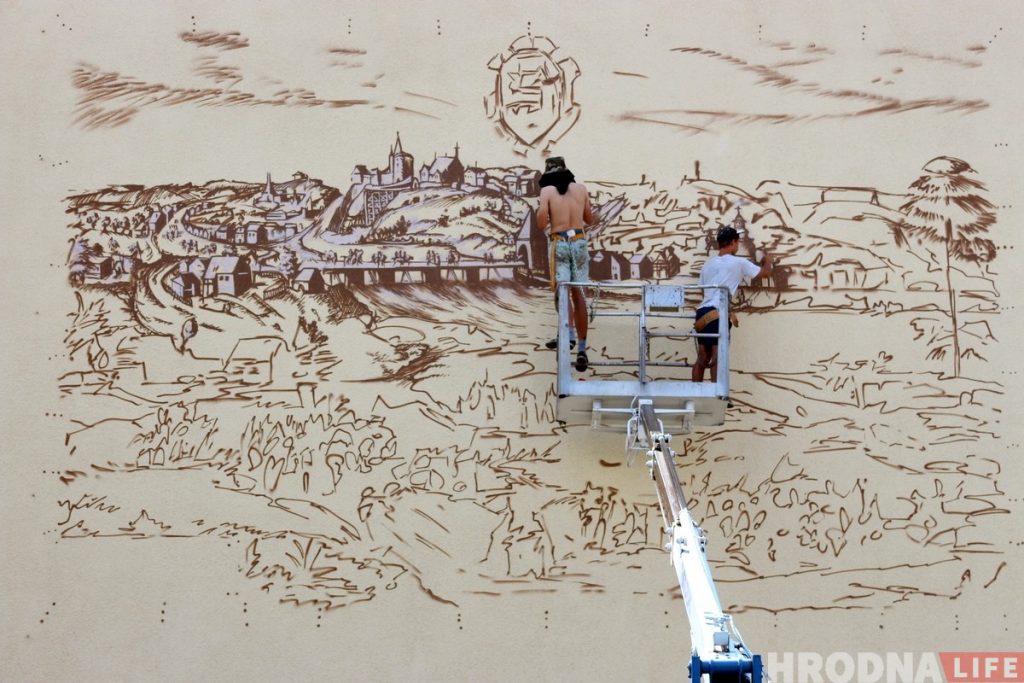 Фасад гимназии №10 украсит большая копия гравюры Цюндта