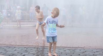 День пожарной службы в Гродно: площадь Ленина превратили в фонтан