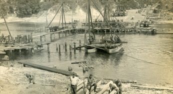 Остались только фотографии: как выглядел «Красный» мост в Румлево