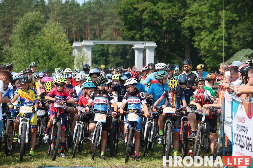 Веломарафон "Суседзі-2019" стартовал на Августовском канале под Гродно