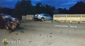 В Скиделе столкнулись два авто, у девушки-водителя и пассажирки серьезные травмы