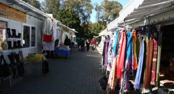 Лидер польской оппозиции обещает вернуть белорусам визы за покупками. Выборы через четыре месяца