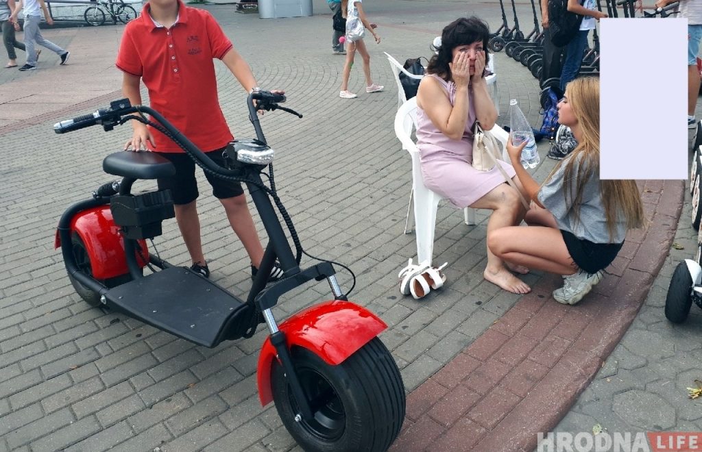 «До сих пор никто не извинился». Женщина, которую сбили на электрокарте в центре Гродно, обратилась к медиками и в милицию