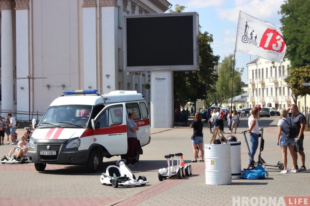 Фотофакт: очередная травма на Советской площади из-за электрокарта
