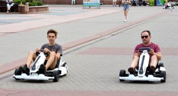 Конфликт на Советской площади: 7-летний мальчик на электрокарте сбил женщину