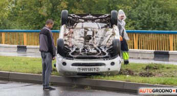 Почему на улице Курчатова перевернулся Ford, или чем опасна дорога напротив МЧС