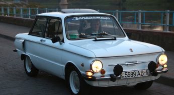 «Это моя гордость, мечта детства». Почему гродненец 12 лет ездит на «Запорожце»