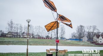 В Сморгони установили беседку, в которой можно заряжать гаджеты