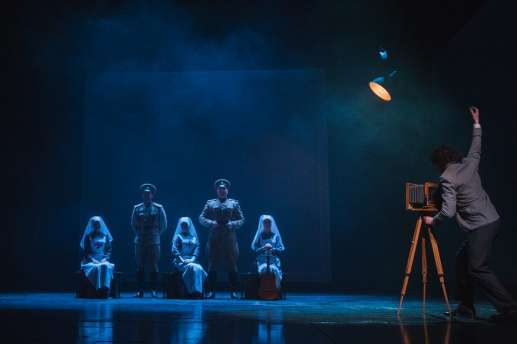 «Дзве душы» на всю Беларусь: спектакль главной сцены Купаловского впервые покажут в прямом эфире