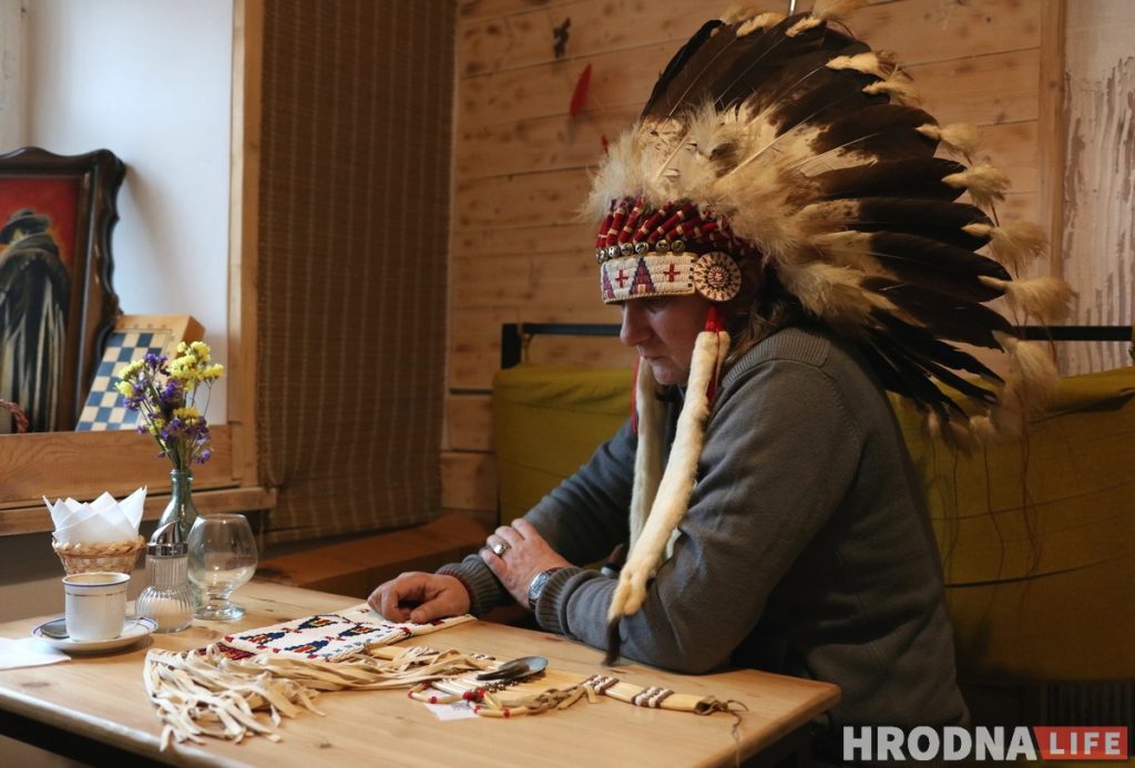 Мокасины за 180$, трубка мира за 200$. Как «Странный» из Гродно стал индейцем