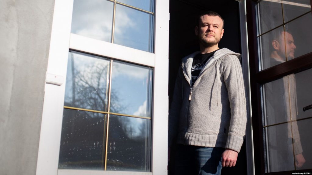 «Я не летаю на метле». Эпатажный священник из Новогрудка о членах, БРСМ, тюрьме, ВИЧ и маме