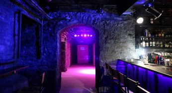 «Махровой попсы здесь точно не будет». На Мостовой в подвалах открылось Dj Cafe