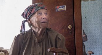 «Дороги нет, магазин закрылся, но в город не поеду». Как живут последние обитатели вымирающих деревень под Гродно