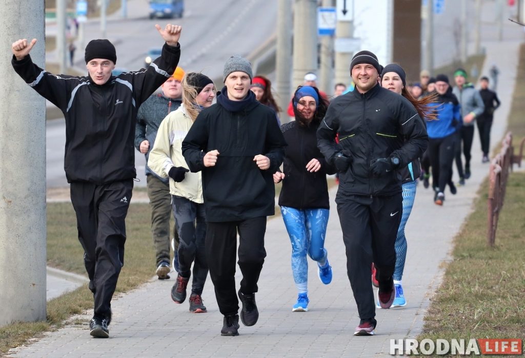 «Мы начинаем разбегивать Гродно». 23 февраля гродненцы пробежались вокруг города