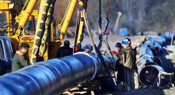 «Труба готова к работе». Беларусь будет качать азербайджанскую нефть через Украину