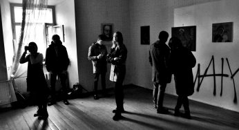 Галерея одного дня: молодые художники выставились в пустой квартире в центре Гродно