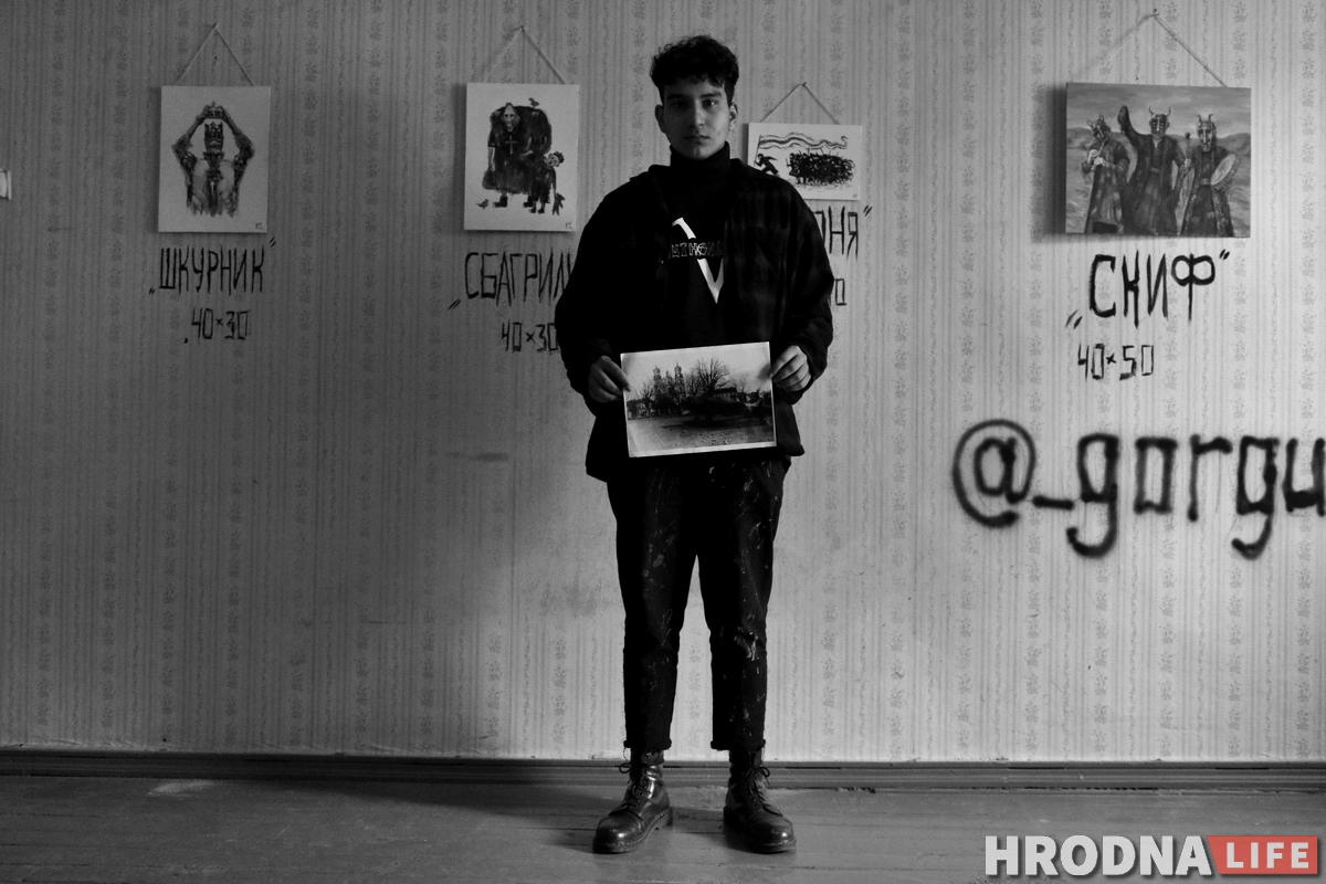 Галерея одного дня: молодые художники выставились в пустой квартире в центре Гродно Галерея одного дня: молодые художники выставились в пустой квартире в центре Гродно