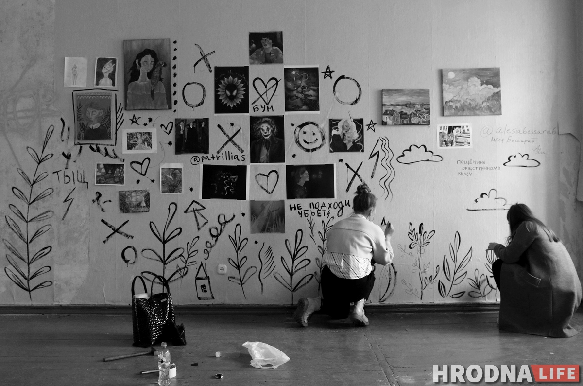 Галерея одного дня: молодые художники выставились в пустой квартире в центре Гродно Галерея одного дня: молодые художники выставились в пустой квартире в центре Гродно