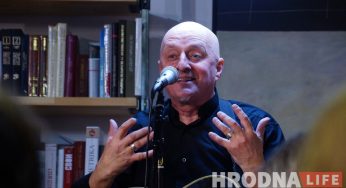 В Гродно появились афиши на минский концерт Виктора Шалкевича. С гродненским — проблема