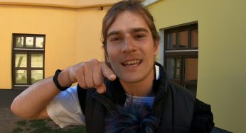 «Отдыхает рутина в жажде карантина». Гродненец сочинил песню про коронавирус