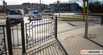 Возле Фарного костела поставили забор. Зачем?