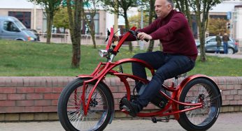 «Красная молния». Гродненец сам собрал электробайк за 6000 долларов