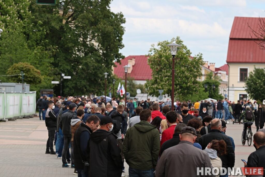 пикет за тихановскую сбор подписей выборы