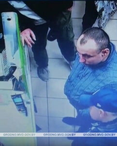 100 долларов 100 долларов