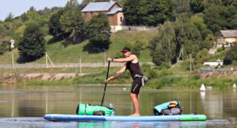 «Спросил у подписчиков, куда плыть». Парень на сапборде проплыл по Неману 450 км за 12 дней